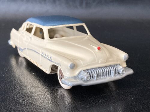 DINKY TOYS ANCIENNE - BUICK ROADMASTER FABRIQUE EN FRANCE PAR MECCANO - N° 24V